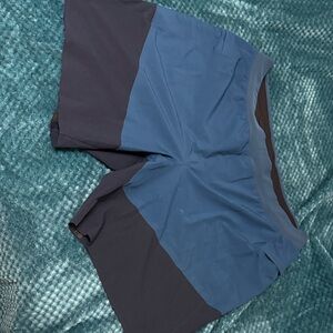 lululemon athletica Men's Two-Tone Navy and Slate Blue Athletic Shorts
